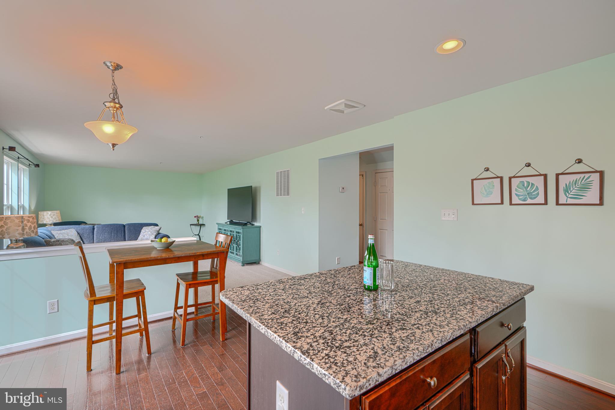 CREEKSIDE - Residential
