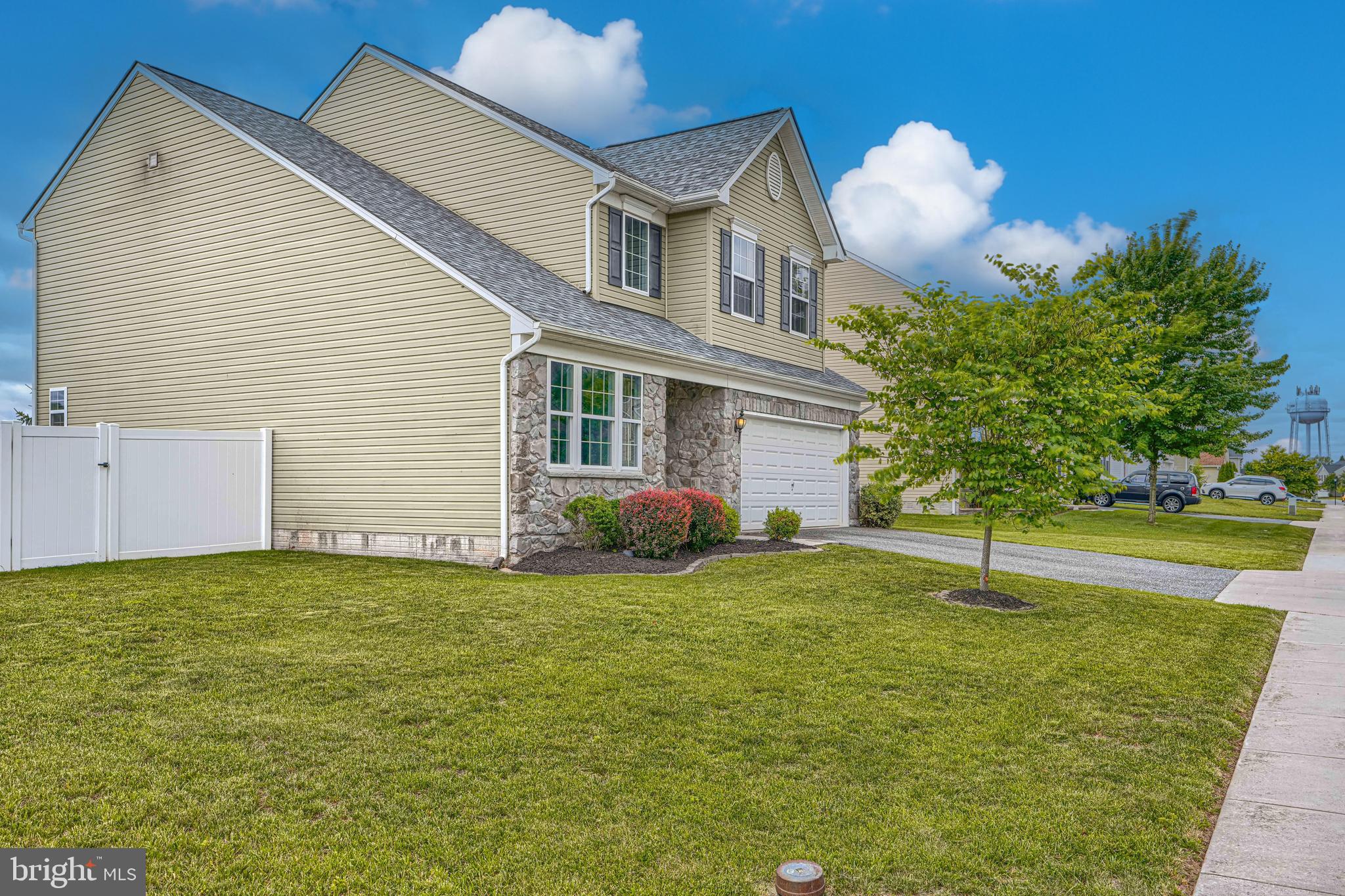 CREEKSIDE - Residential