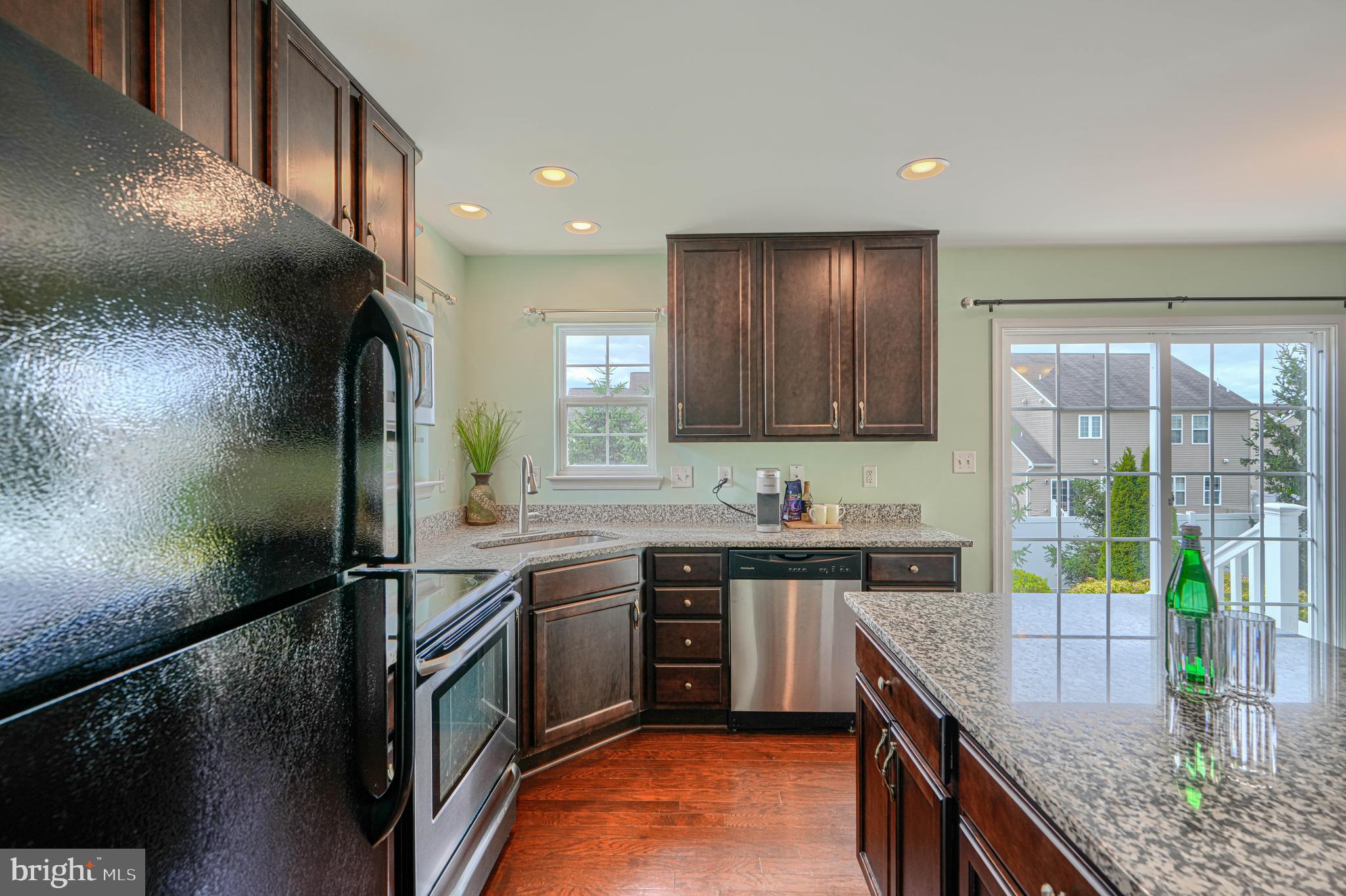 CREEKSIDE - Residential