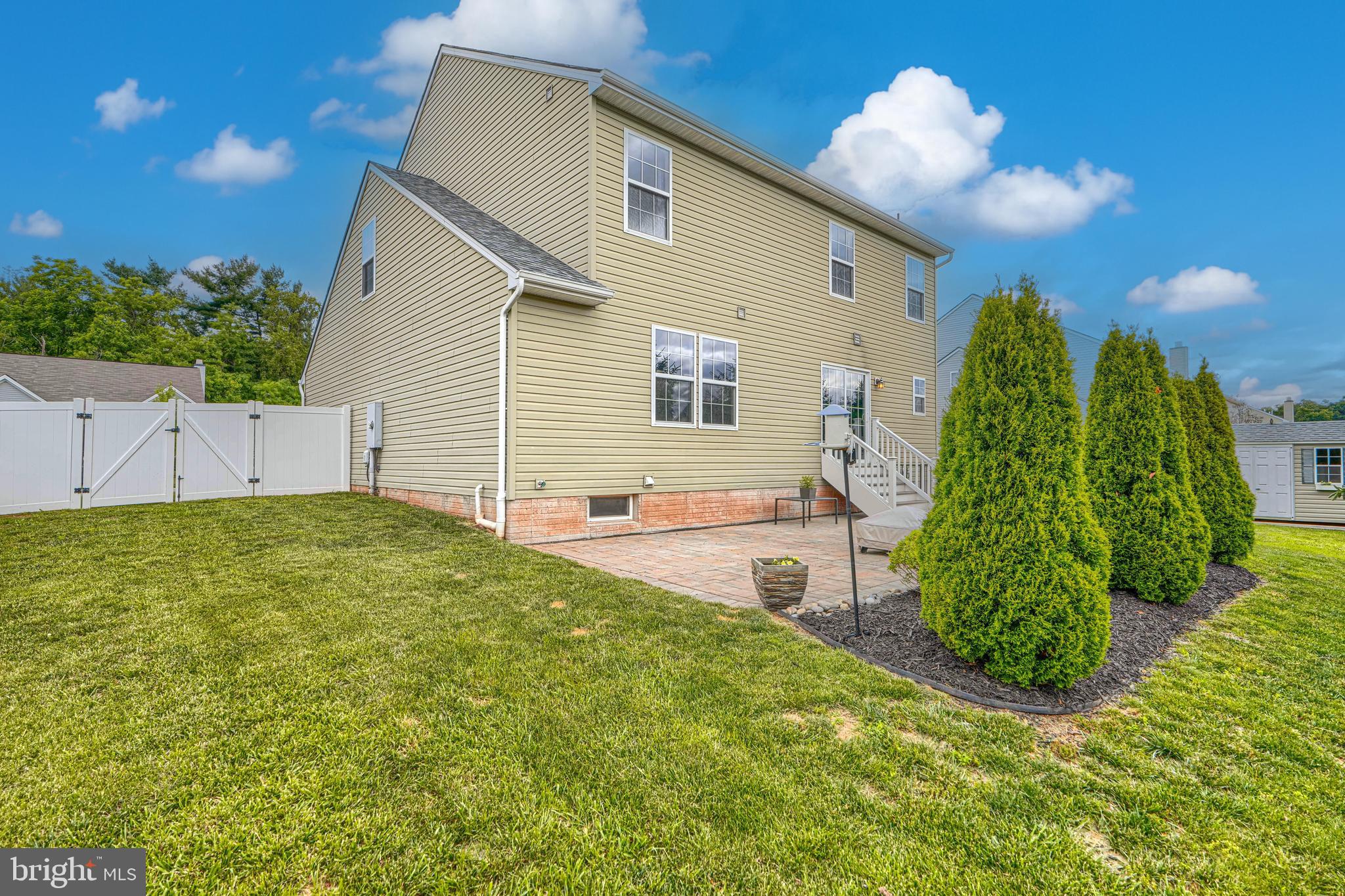 CREEKSIDE - Residential