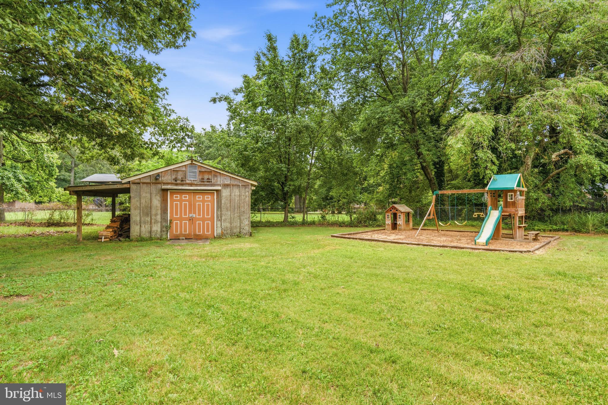 LAUREL ACRES SUB - Residential