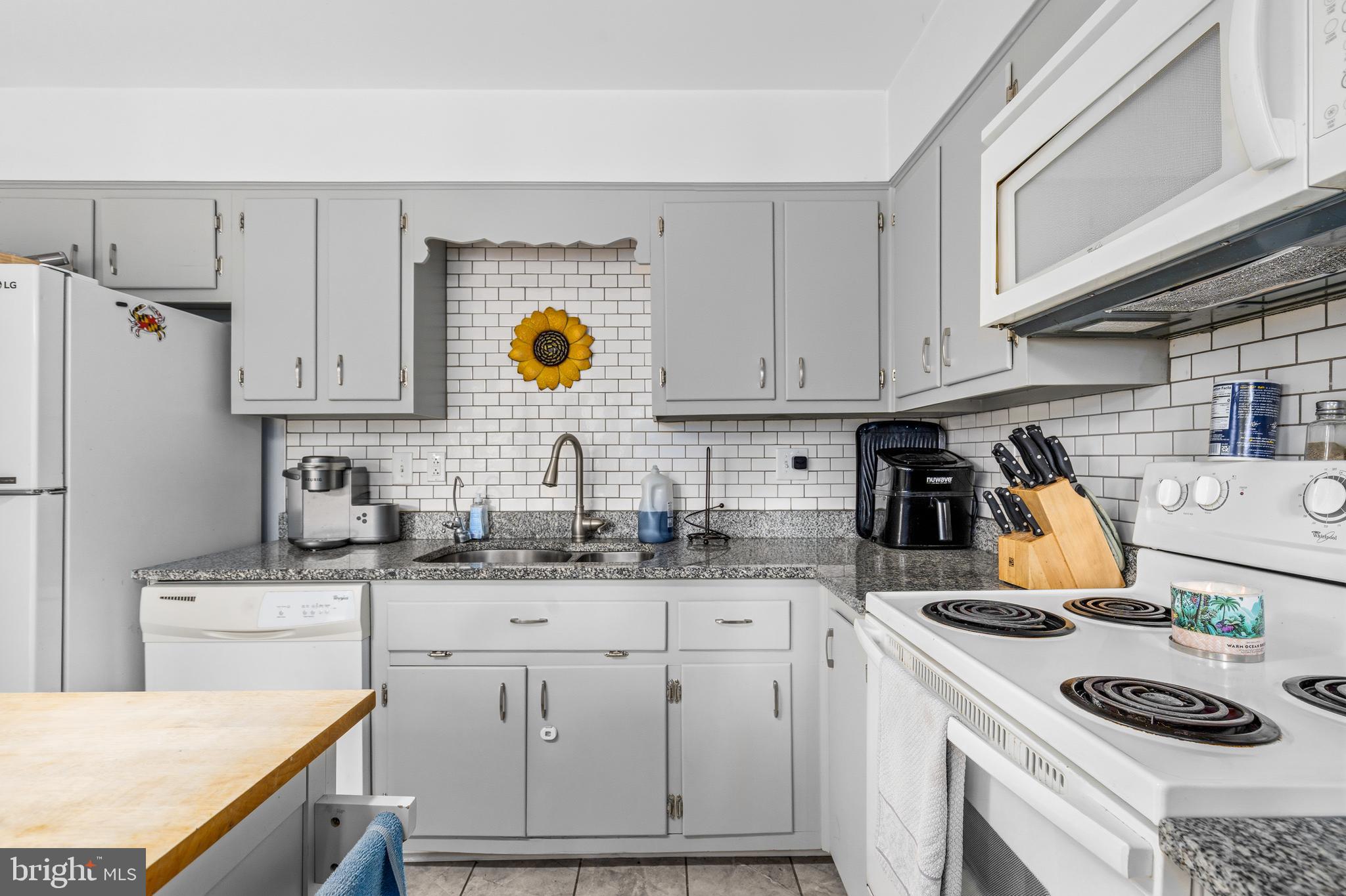 LAUREL ACRES SUB - Residential