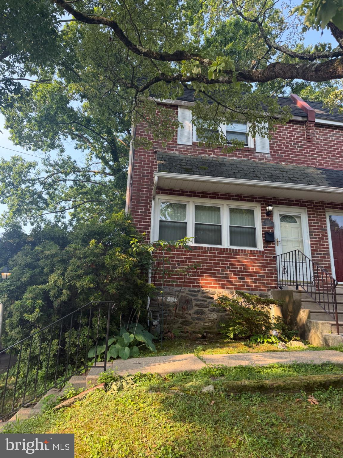 Opportunity awaits at 821 Beech Road in the highly desirable Wallingford-Swarthmore School District! This 3-bedroom, 1-bath twin is ready for a complete renovation and offers the perfect chance to create your dream home or investment property from the ground up. Whether you're an investor, contractor, or buyer looking to build instant sweat equity, this property has tremendous potential.

Featuring a functional layout and situated in an established neighborhood, this home is a blank canvas waiting for your vision. With the right updates, it can be transformed into a beautiful residence while taking advantage of its sought-after location, convenient access to shopping, dining, major roadways, and public transportation.

If you've been searching for an affordable opportunity to renovate and build equity in Wallingford, this is one you won't want to miss. Property is being sold in as-is condition. Bring your ideas and unlock the potential of this diamond in the rough!