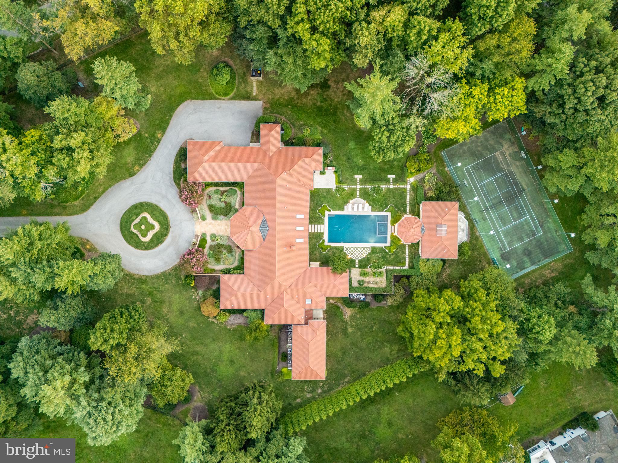 GLADWYNE - Residential
