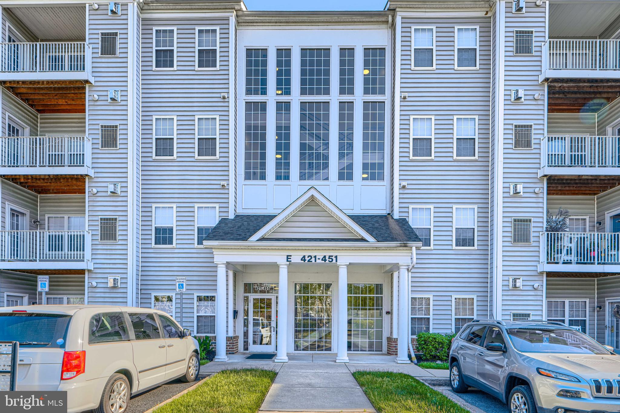 Welcome to your dream waterfront lifestyle! This beautifully appointed and pristine condo offers the perfect blend of modern comfort and effortless living,  peacefully facing the pond trails and woods. Flooded with natural light, the unit features a spacious, open-concept layout designed for both relaxing and entertaining. Enjoy premium finishes, a gorgeous kitchen, and serene, picturesque views right from your windows.

The impressive layout includes a large, updated primary suite complete with a private sitting room, a massive walk-in closet, and a refreshed primary bathroom boasting dual vanities and a sizable soaking tub. The second bedroom is equally generous in size with ample closet space. For ultimate convenience, the home also features a separate dedicated laundry area and abundant storage space throughout.

Perfectly situated in a highly desirable, water-privileged community, you are just steps away from the water, marina vibes, and scenic walking trails. Don't miss your chance to own this stunning, turn-key retreat. Schedule your tour today!