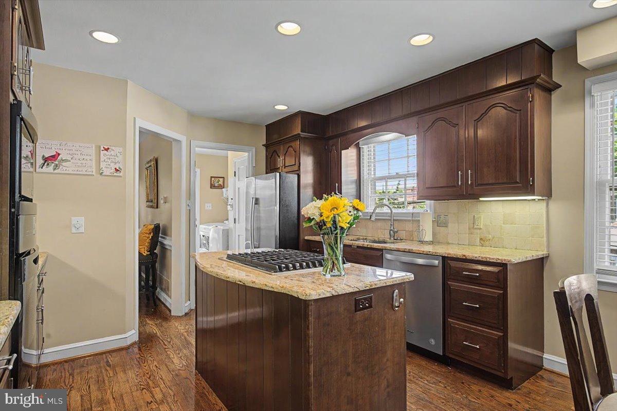 WAWASET PARK - Residential