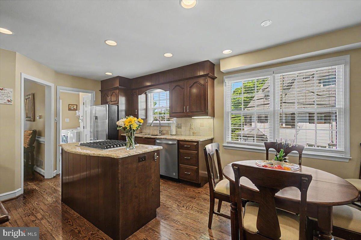 WAWASET PARK - Residential