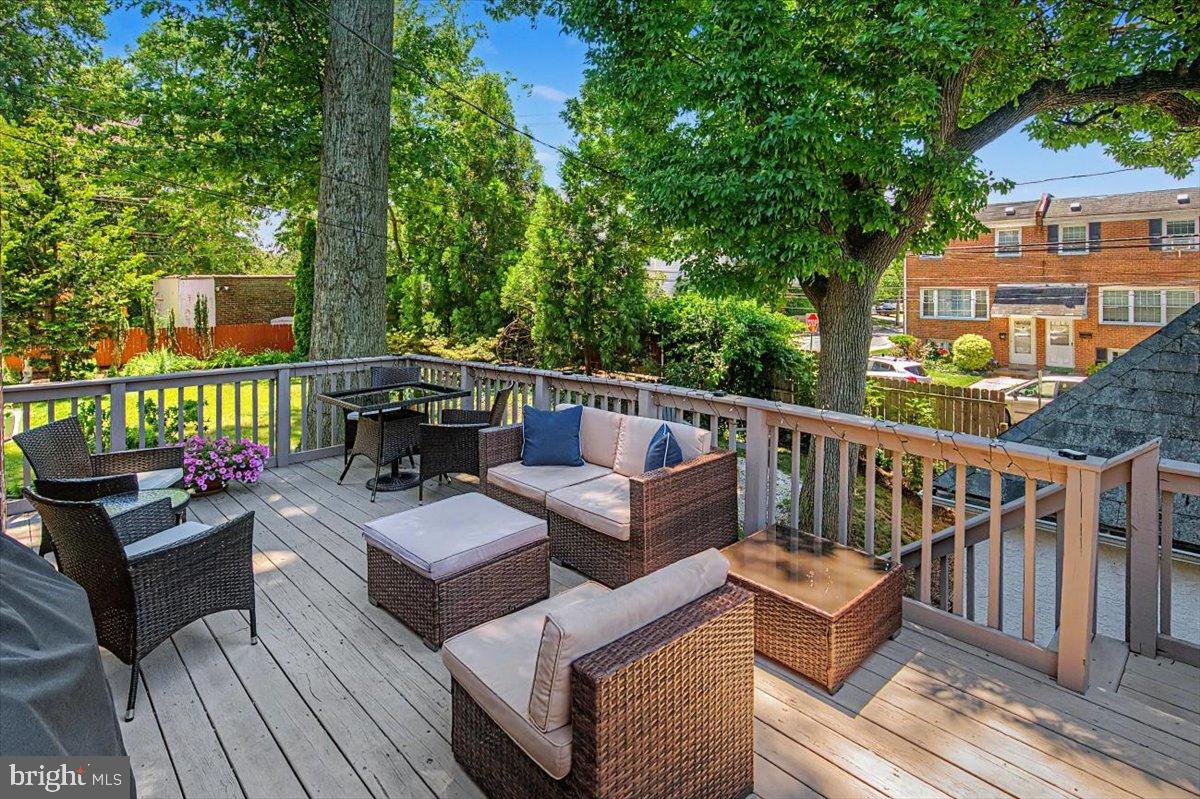 WAWASET PARK - Residential