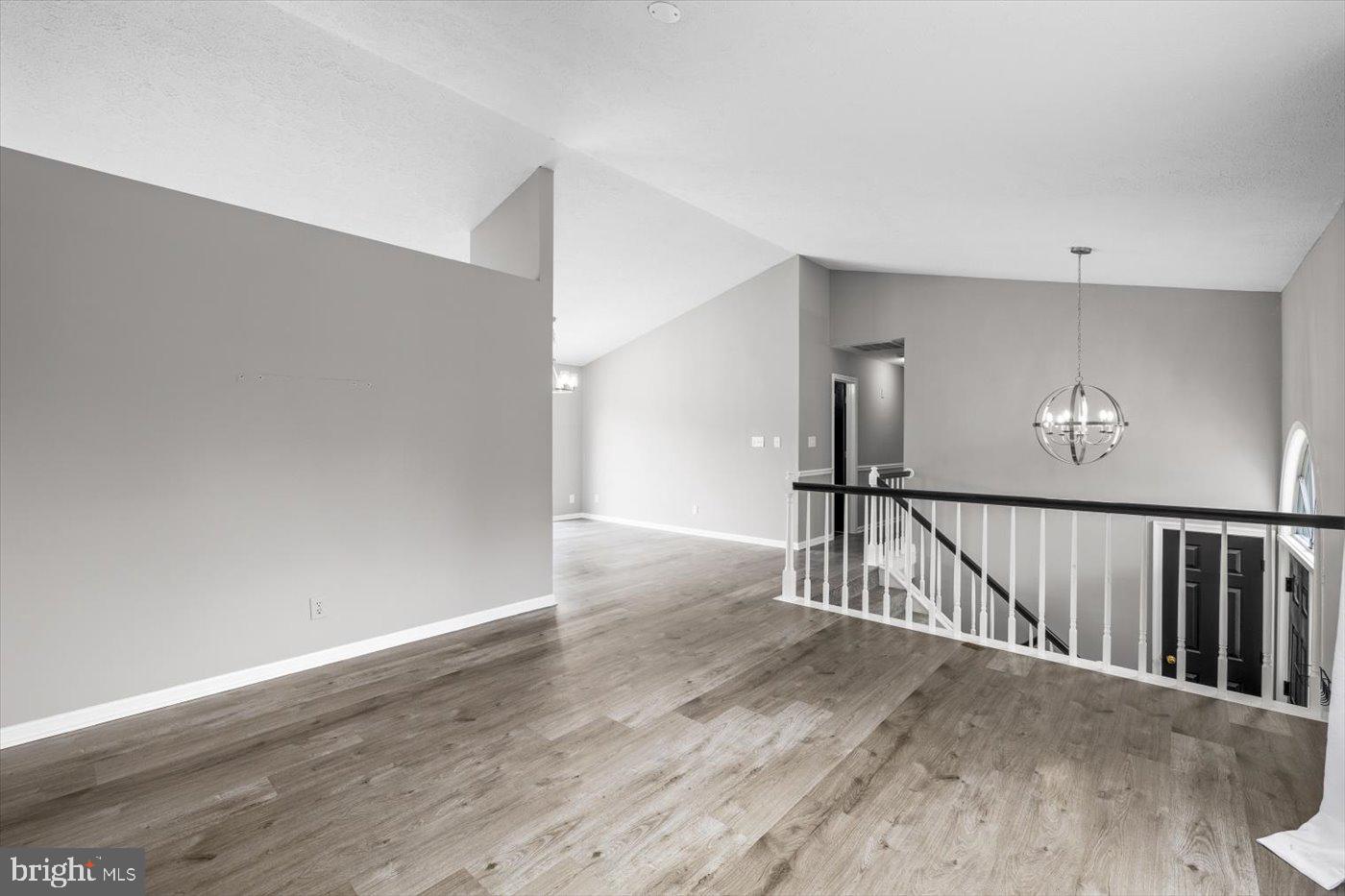 WALNUT HILLS - Residential