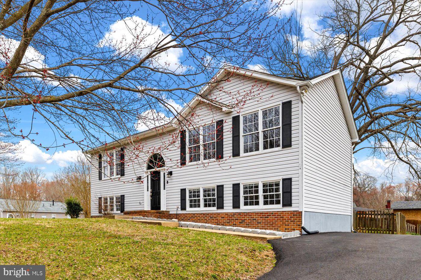 WALNUT HILLS - Residential
