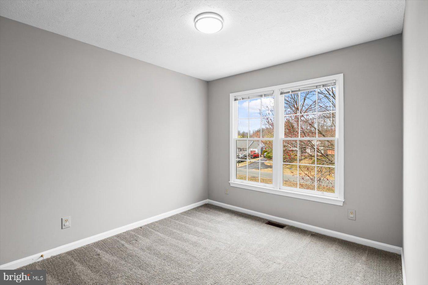 WALNUT HILLS - Residential