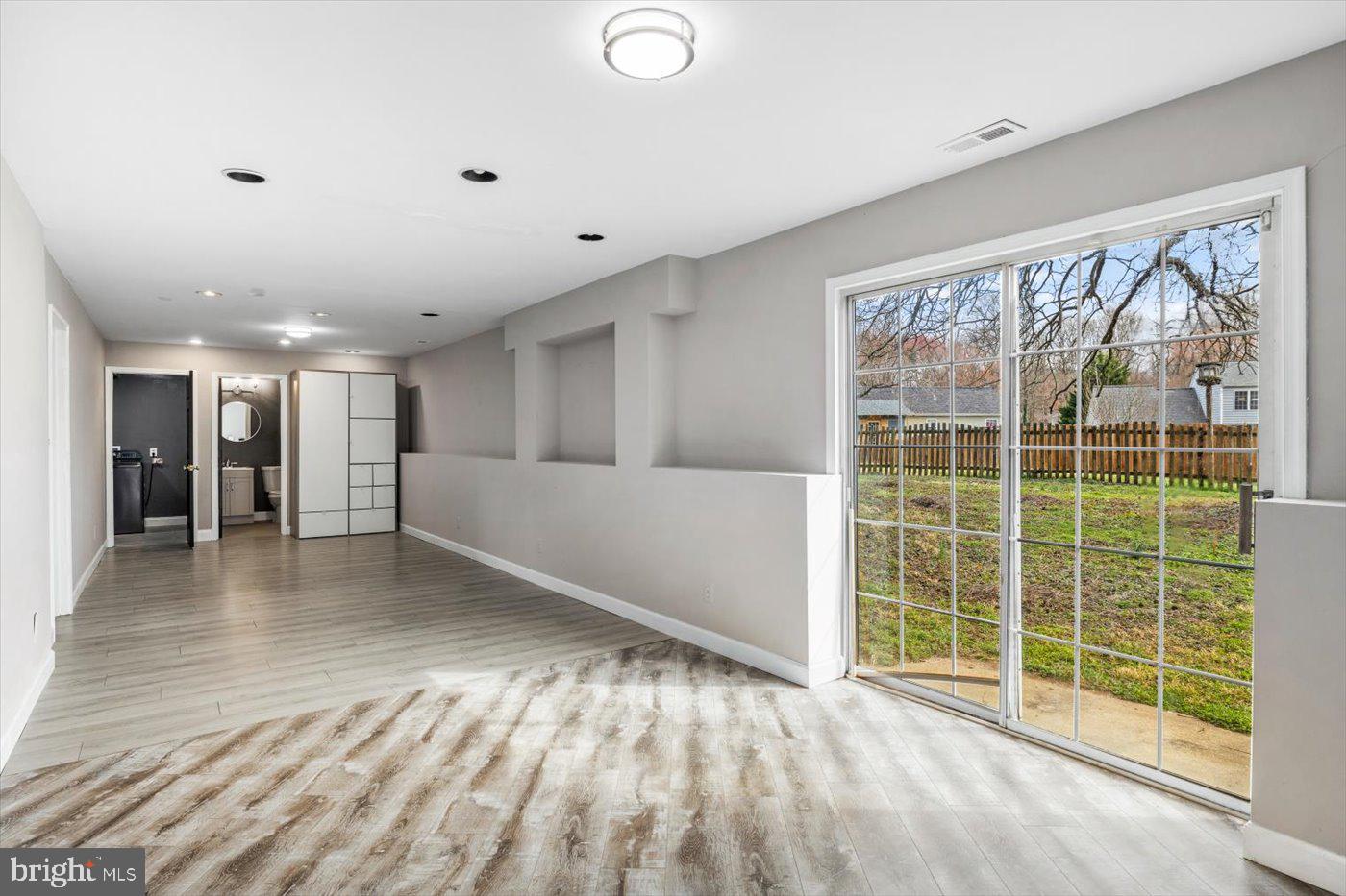 WALNUT HILLS - Residential