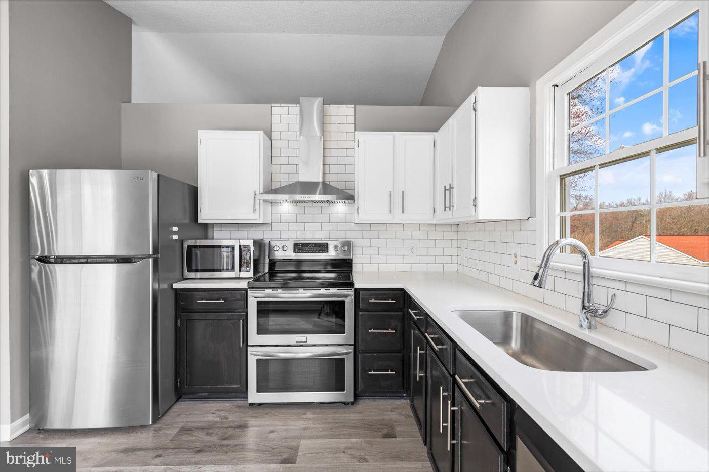 WALNUT HILLS - Residential