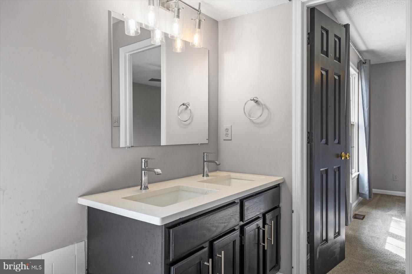 WALNUT HILLS - Residential