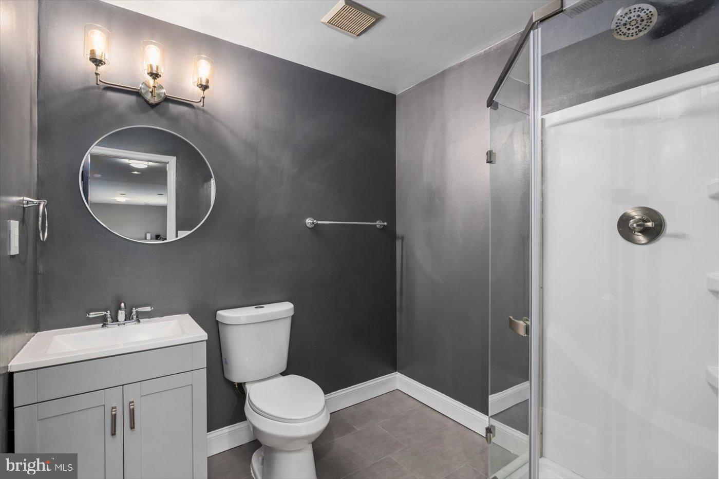 WALNUT HILLS - Residential