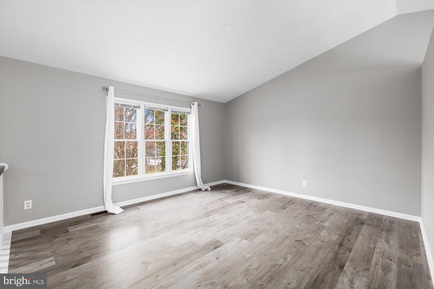 WALNUT HILLS - Residential