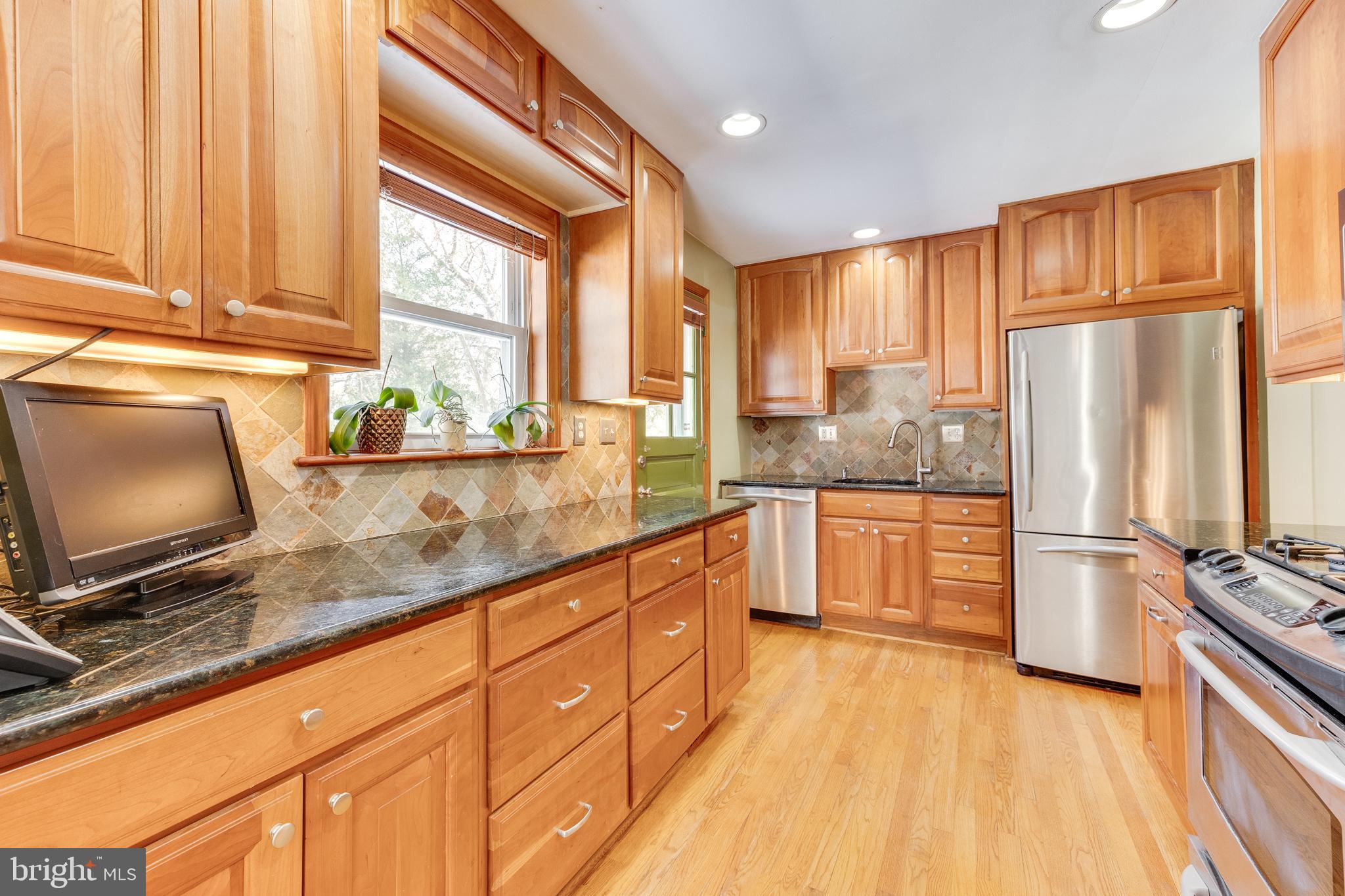 BROYHILL PARK - Residential
