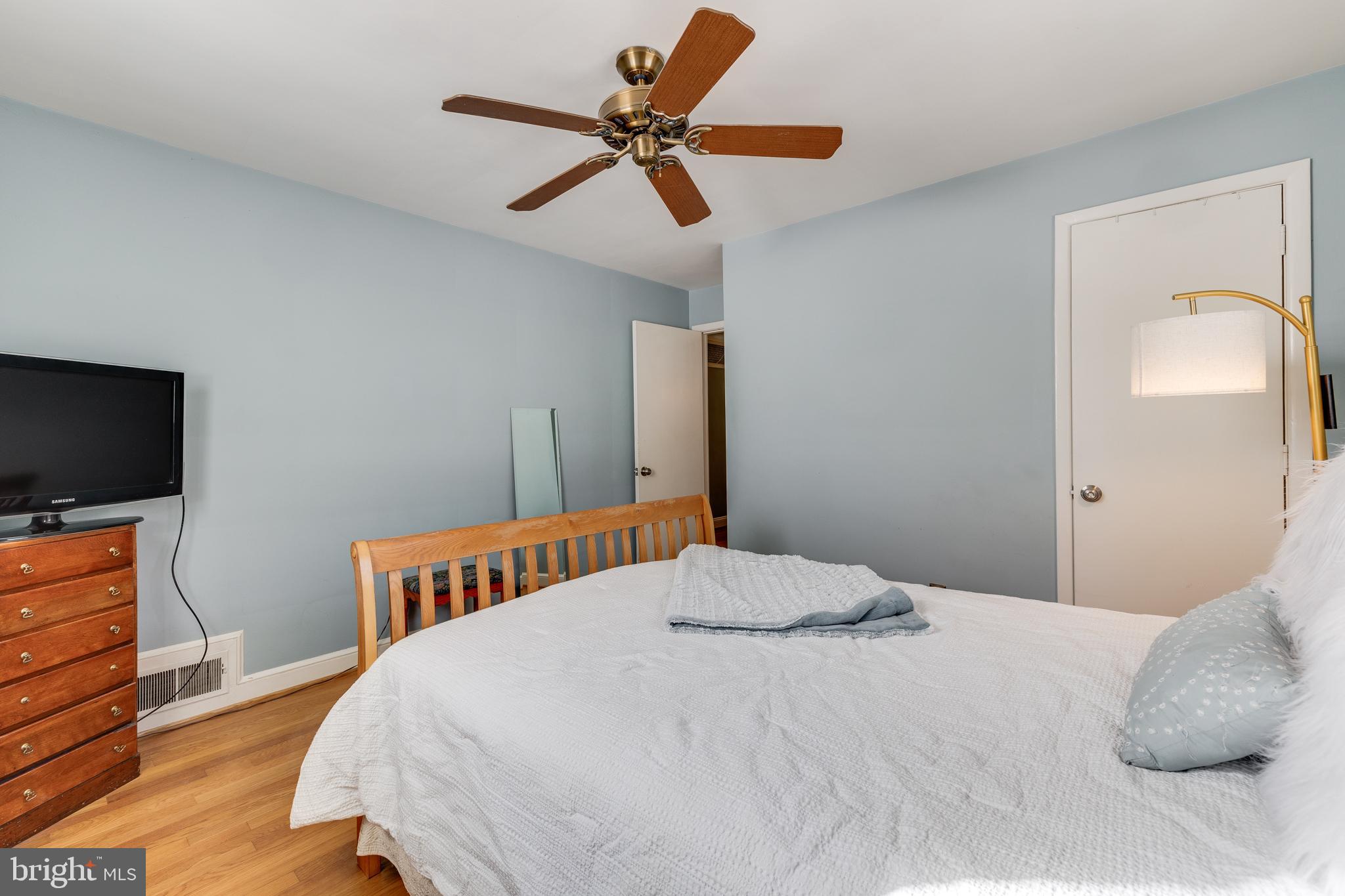 BROYHILL PARK - Residential