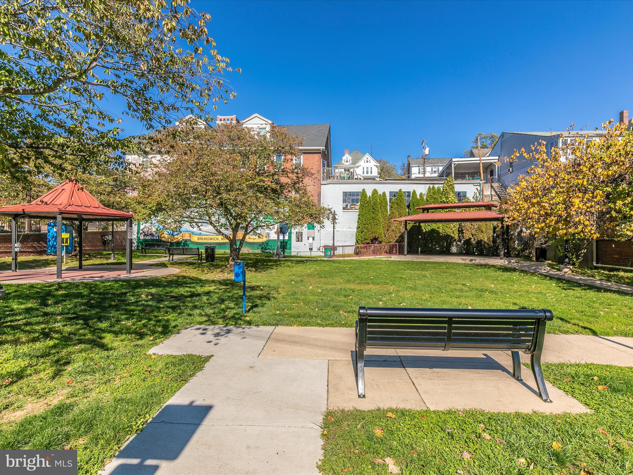 MAPLECREST FARM - Residential
