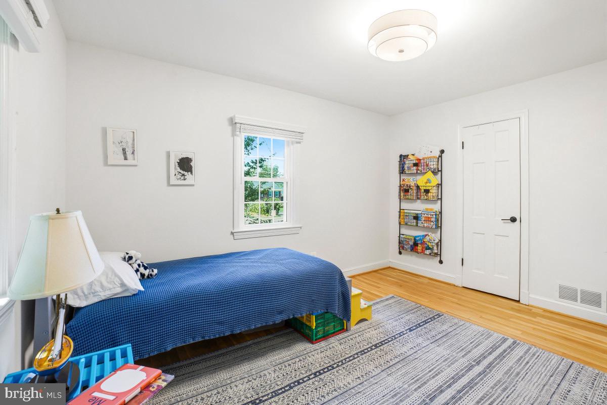 BRADLEY HILLS - Residential
