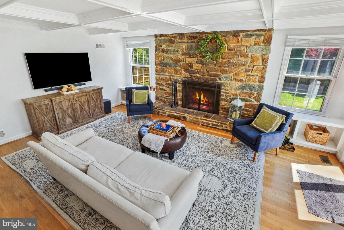 BRADLEY HILLS - Residential