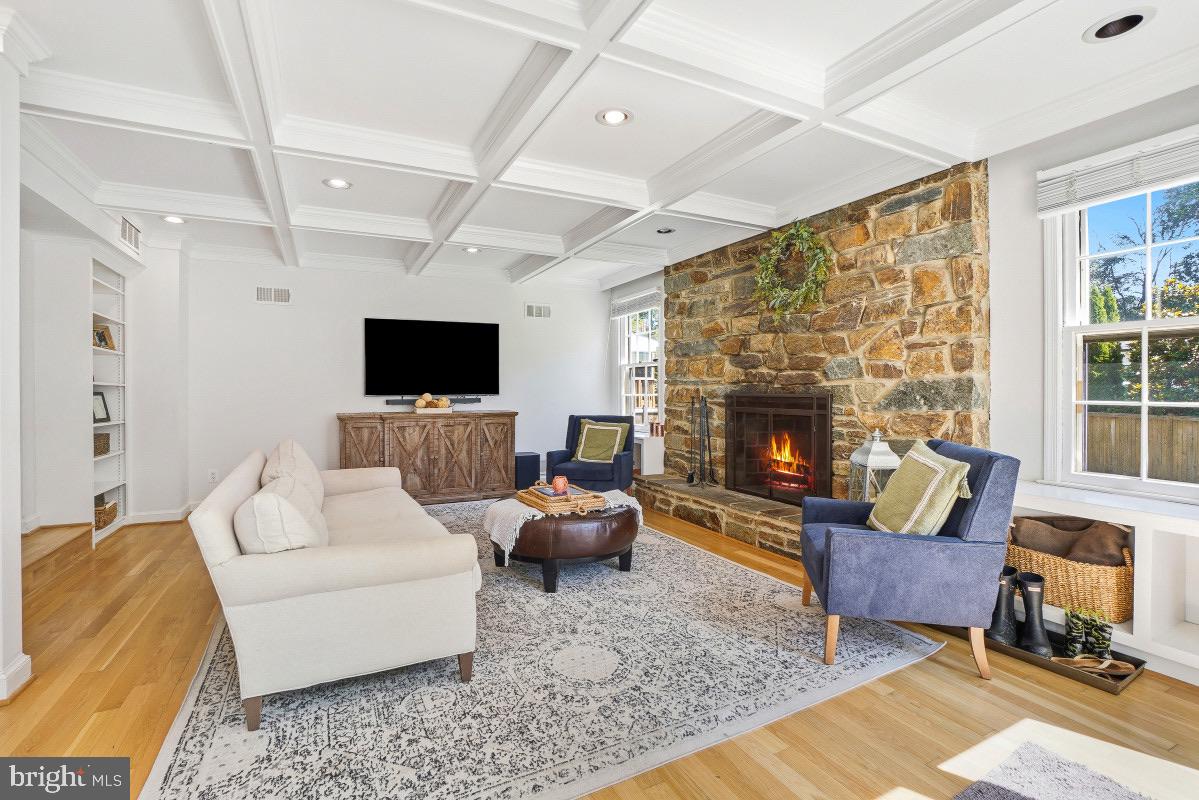 BRADLEY HILLS - Residential
