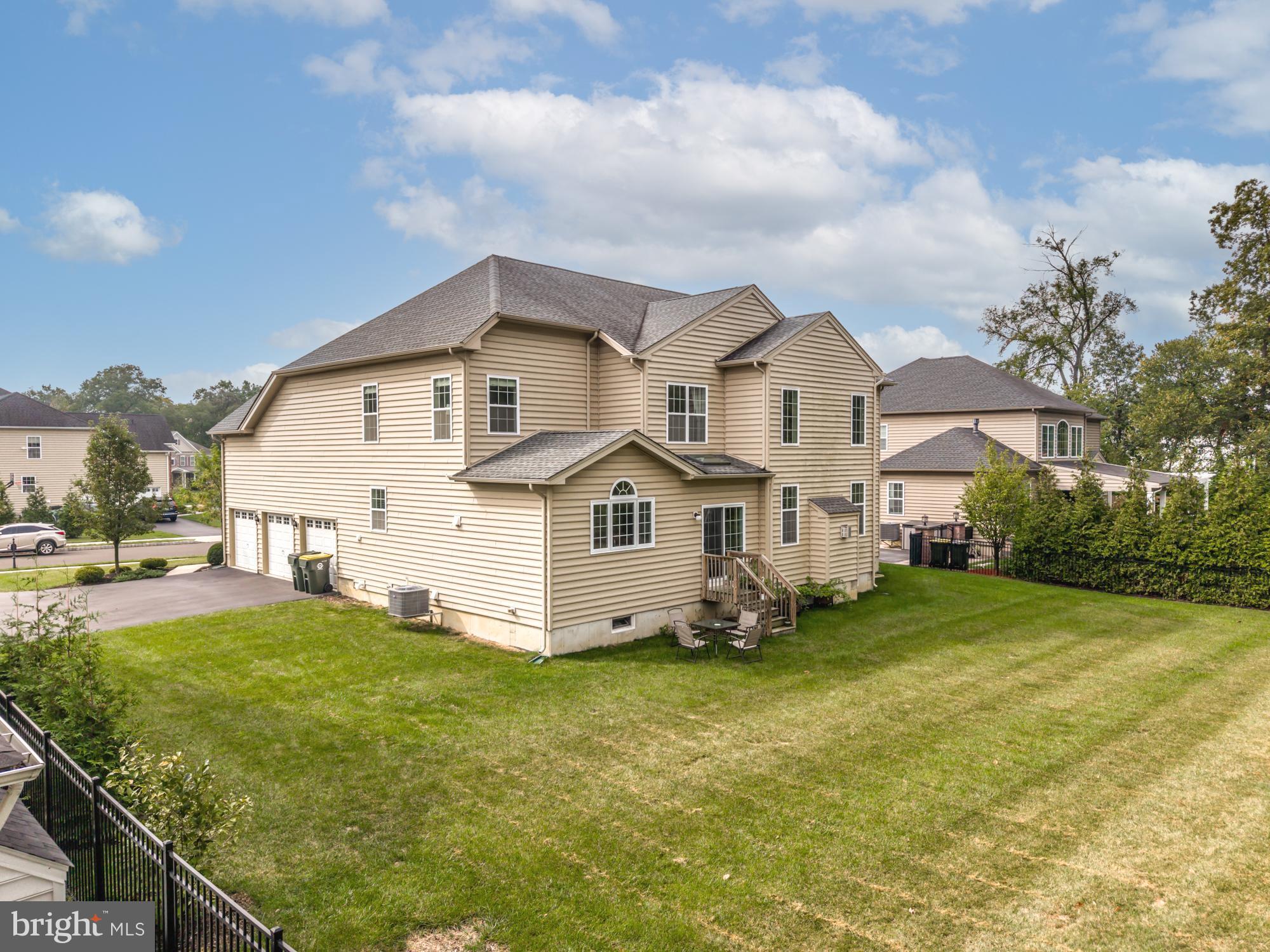 WARRINGTON GLEN - Residential