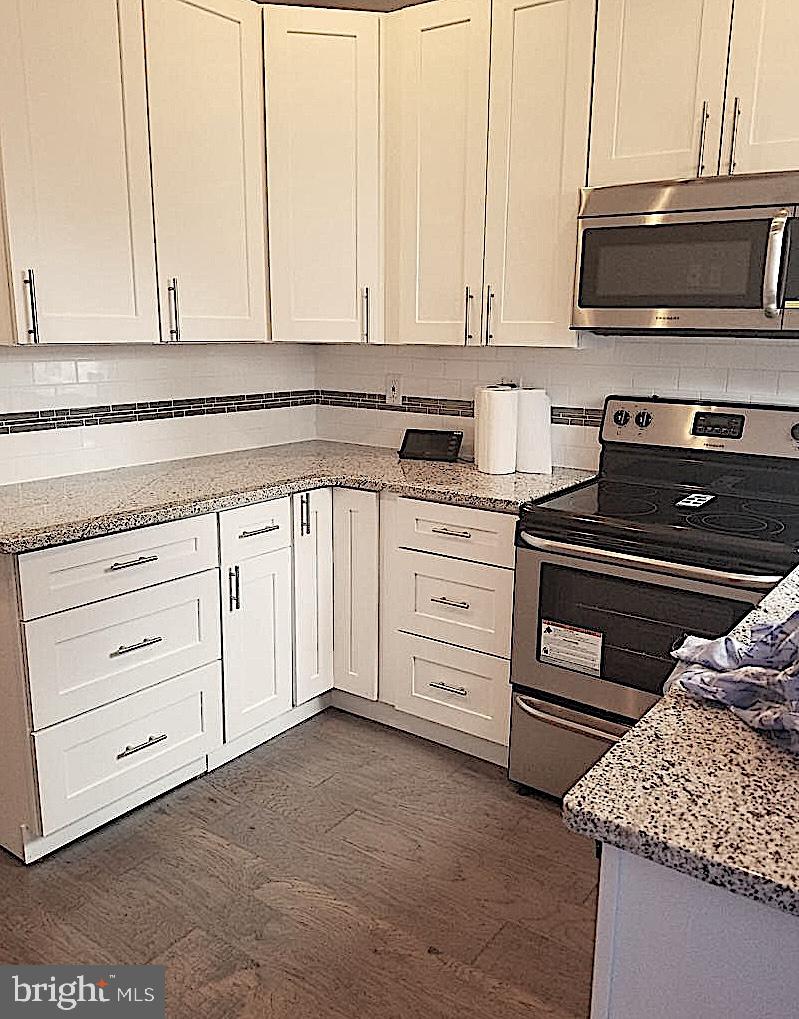 EAST KENSINGTON - Residential