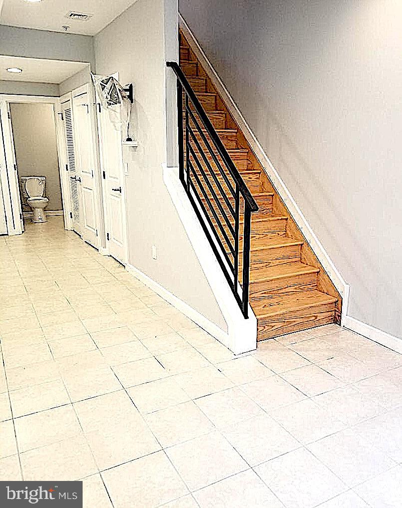 EAST KENSINGTON - Residential