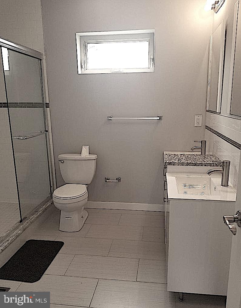 EAST KENSINGTON - Residential