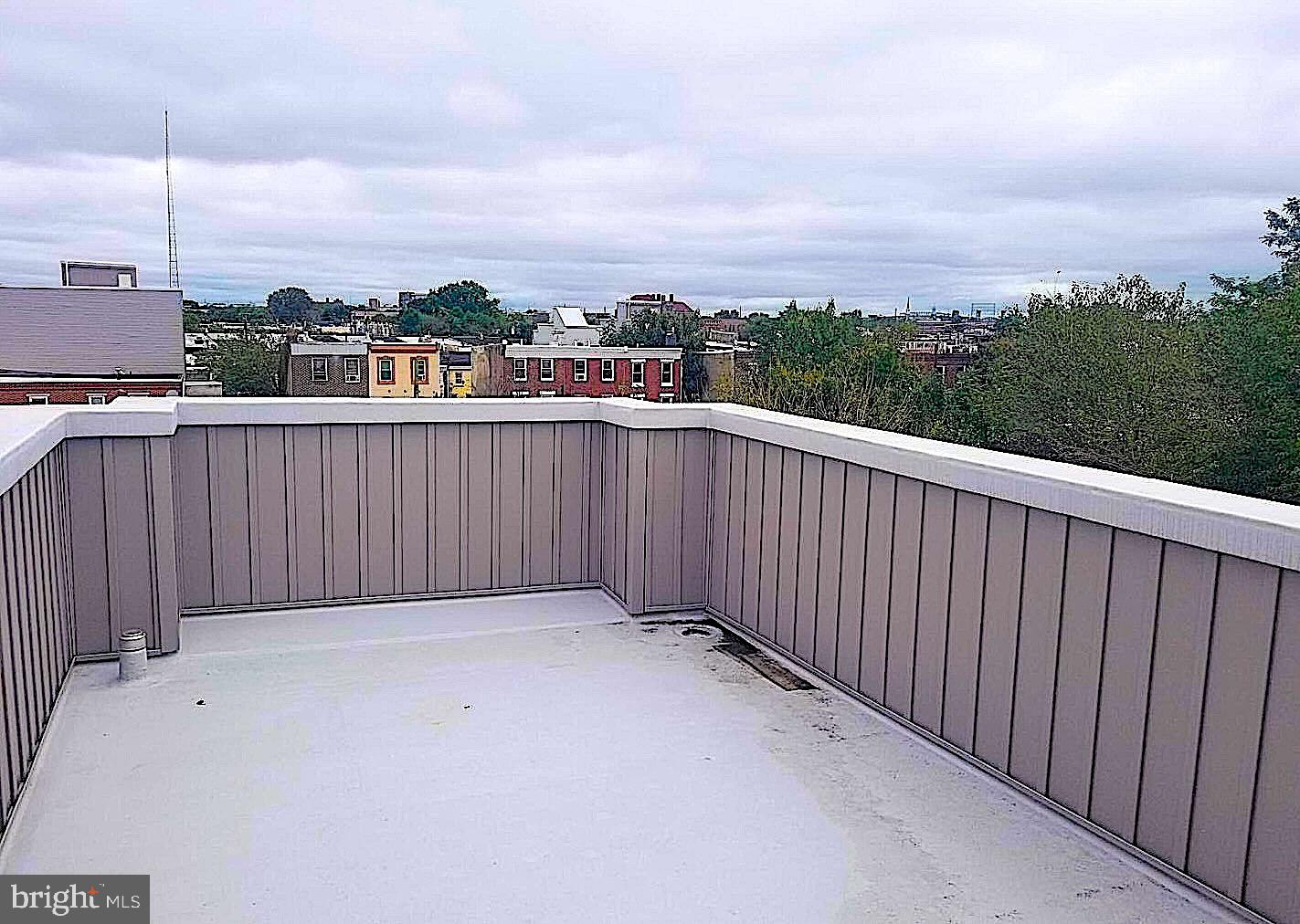 EAST KENSINGTON - Residential