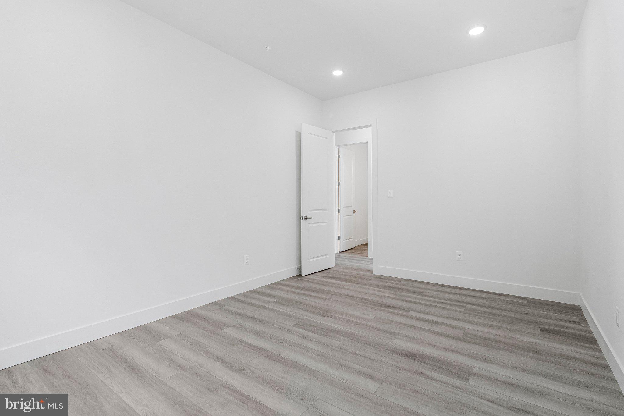 ST JAMES - Residential