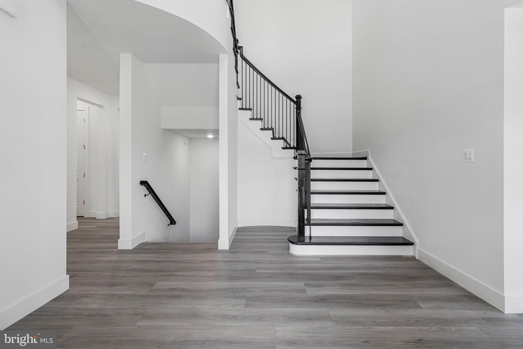 ST JAMES - Residential