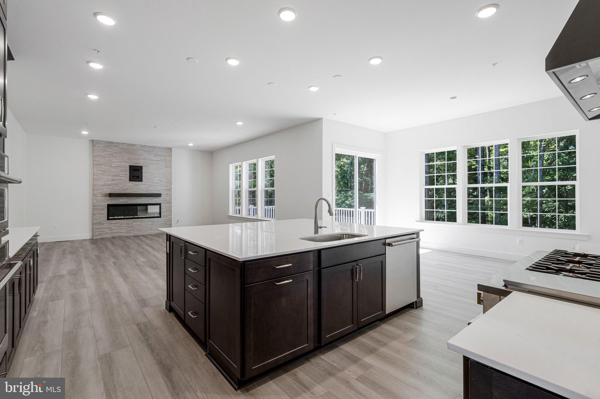 ST JAMES - Residential