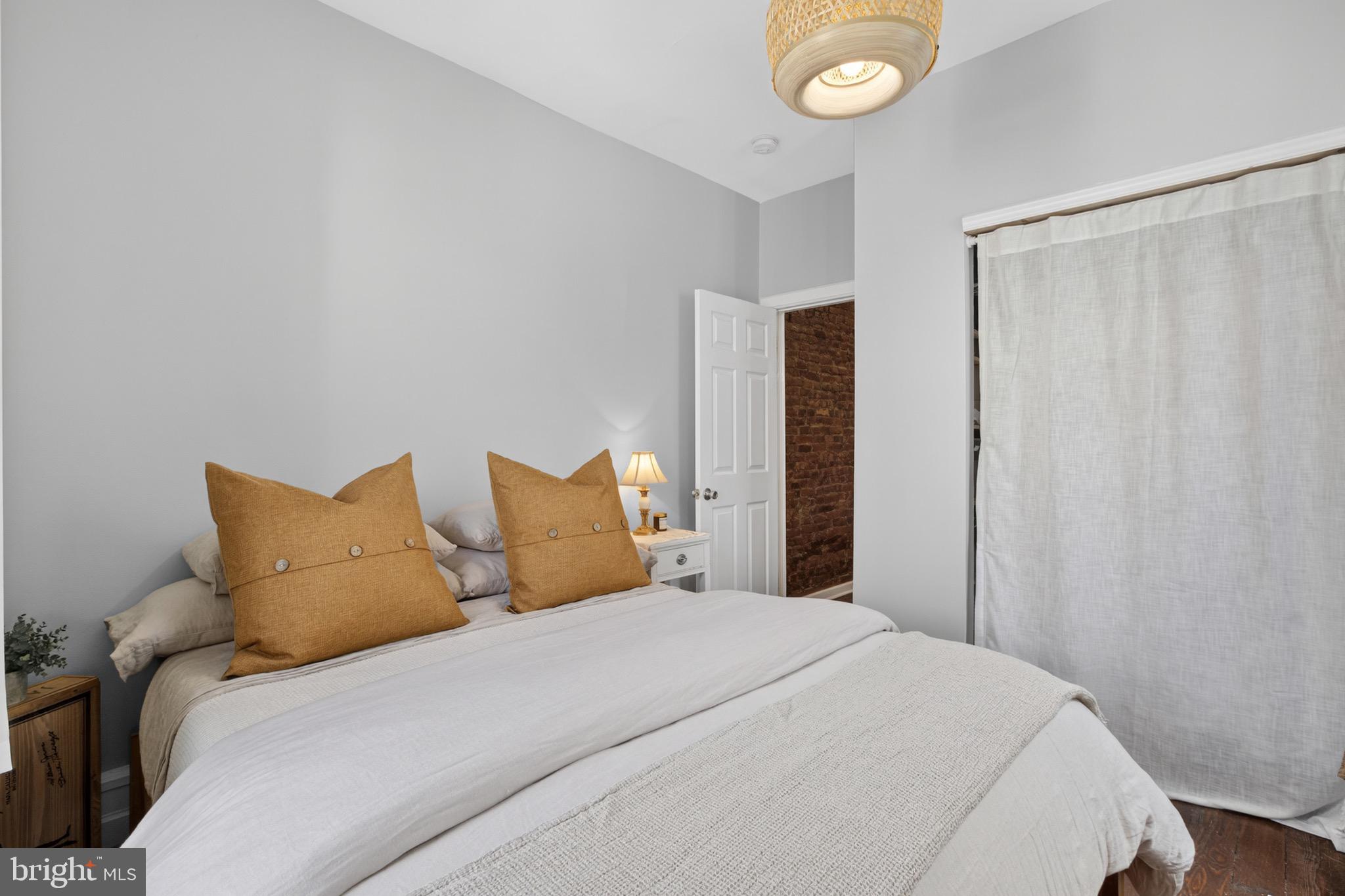 FAIRMOUNT - Residential