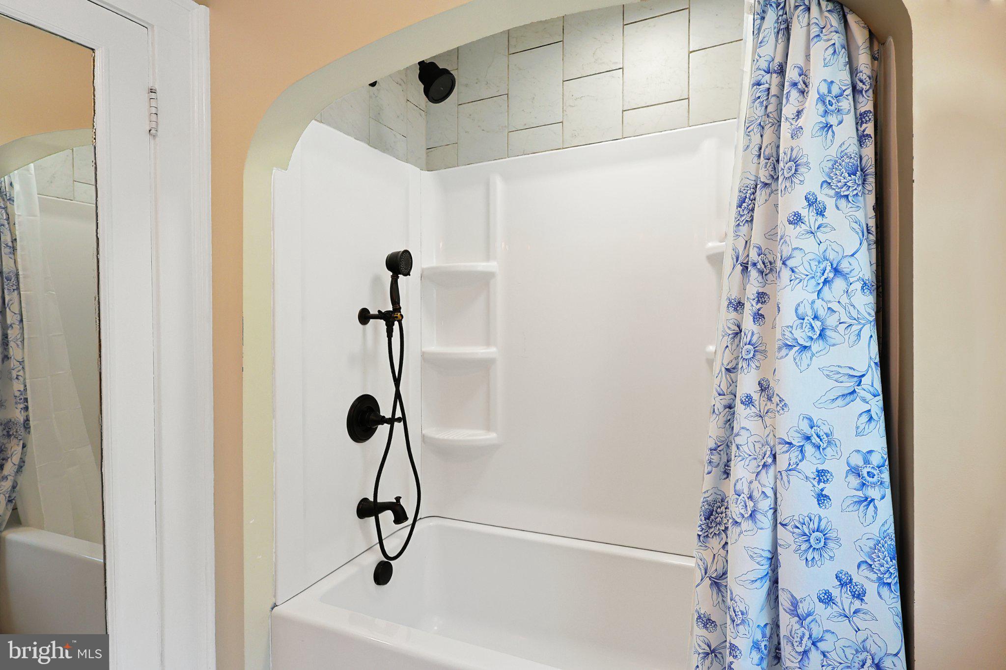 NAVES CROSSROADS - Residential