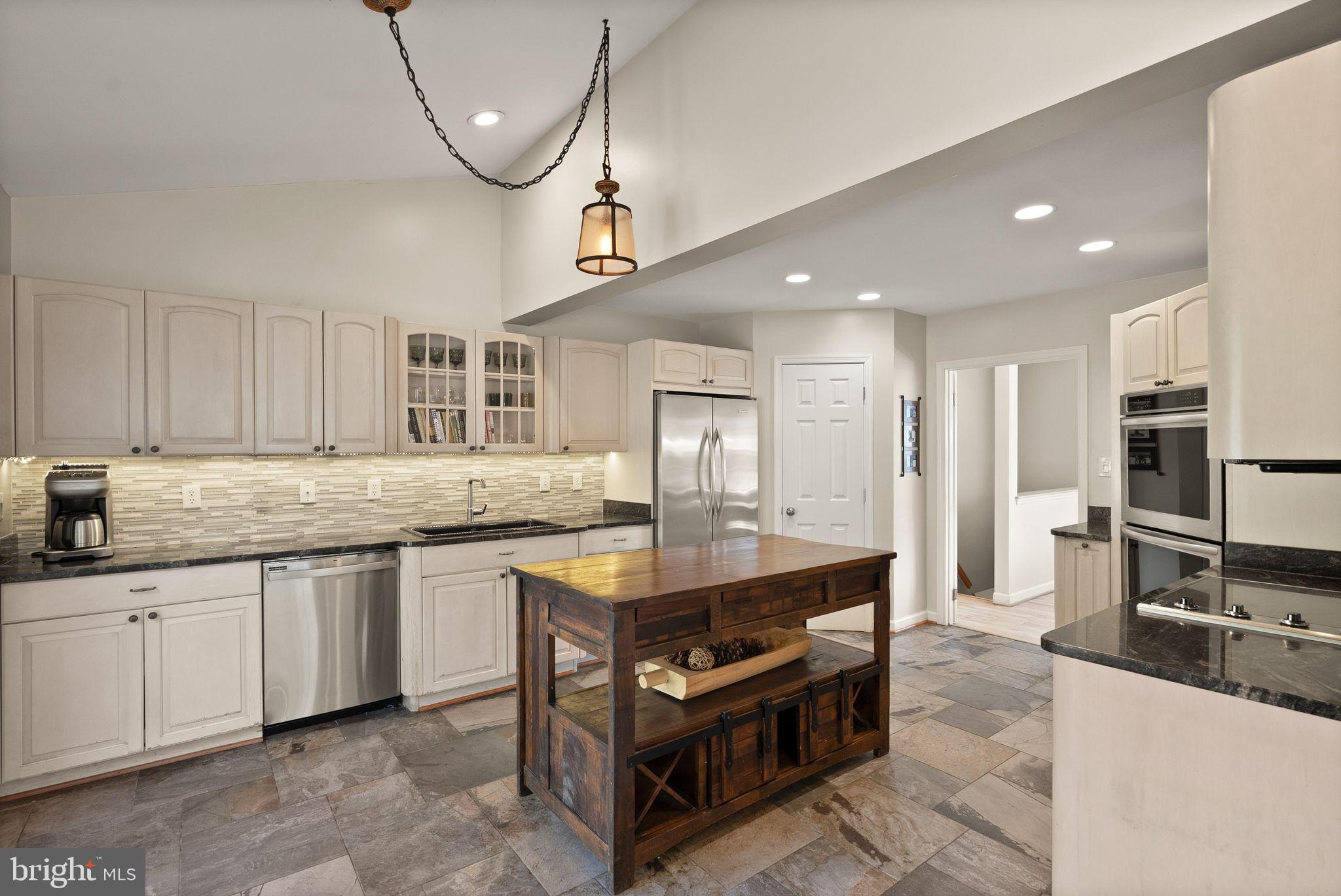 MONTICELLO PARK - Residential