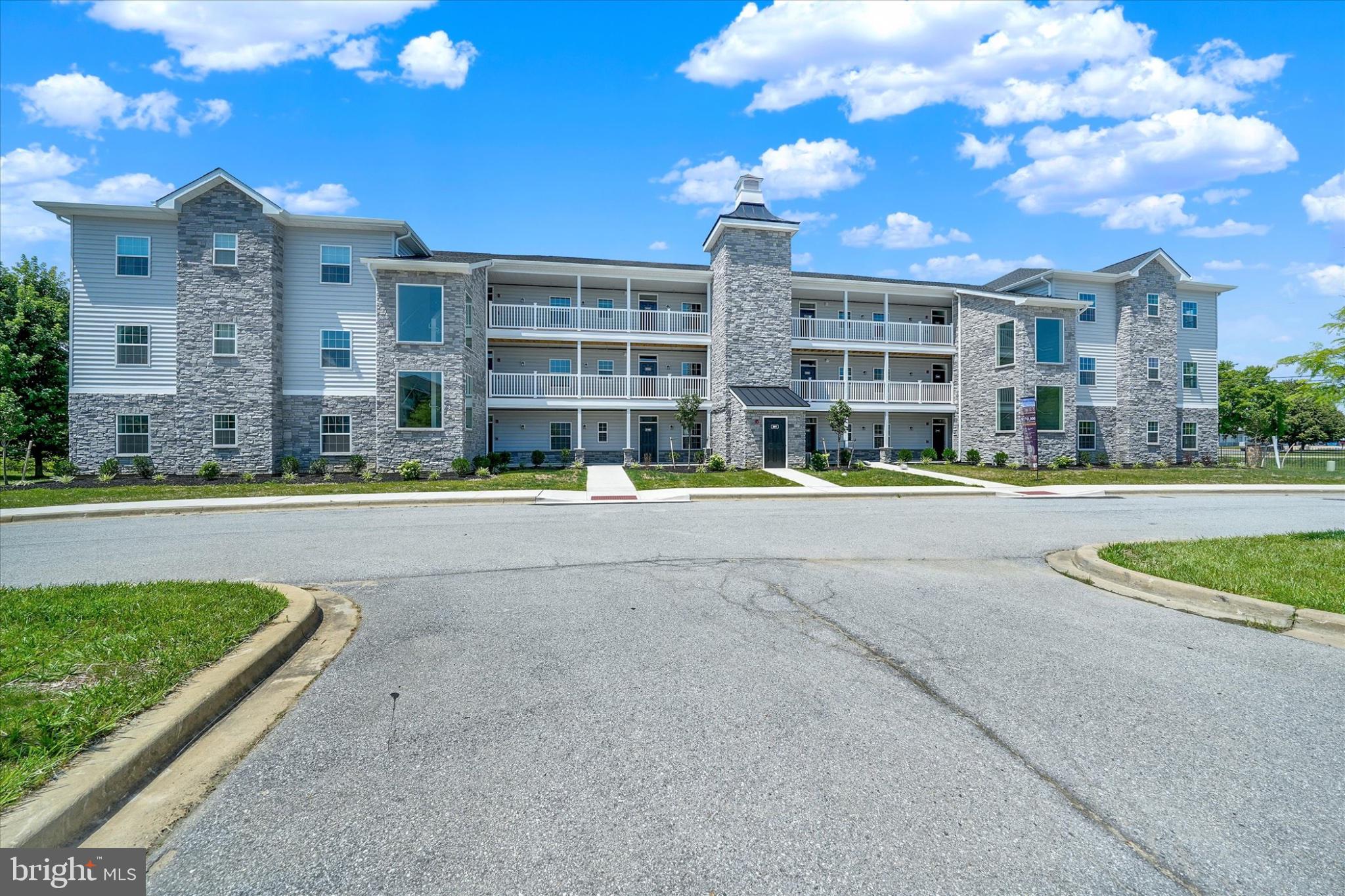 STEEPLE GLENN - Residential