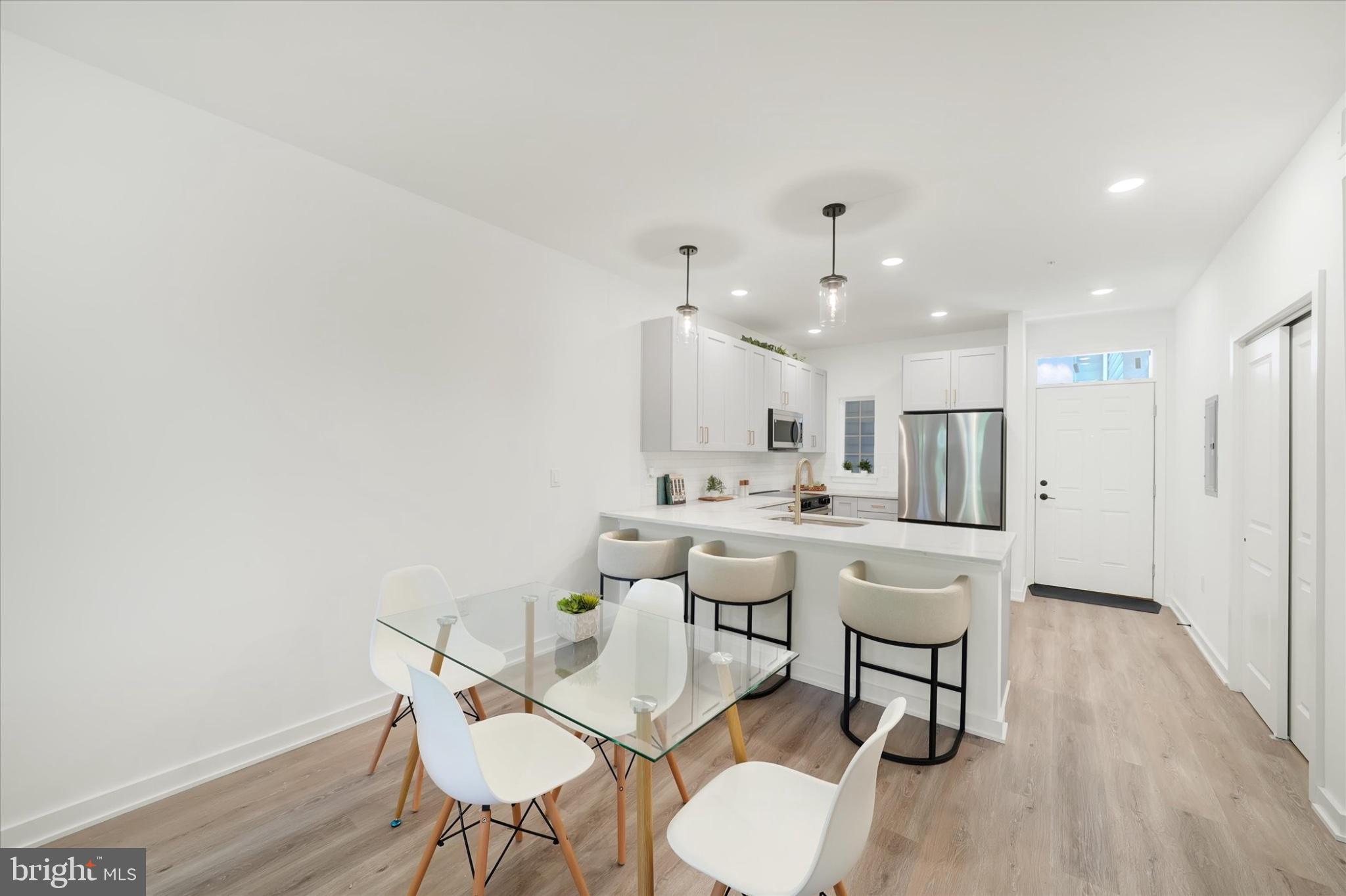 STEEPLE GLENN - Residential
