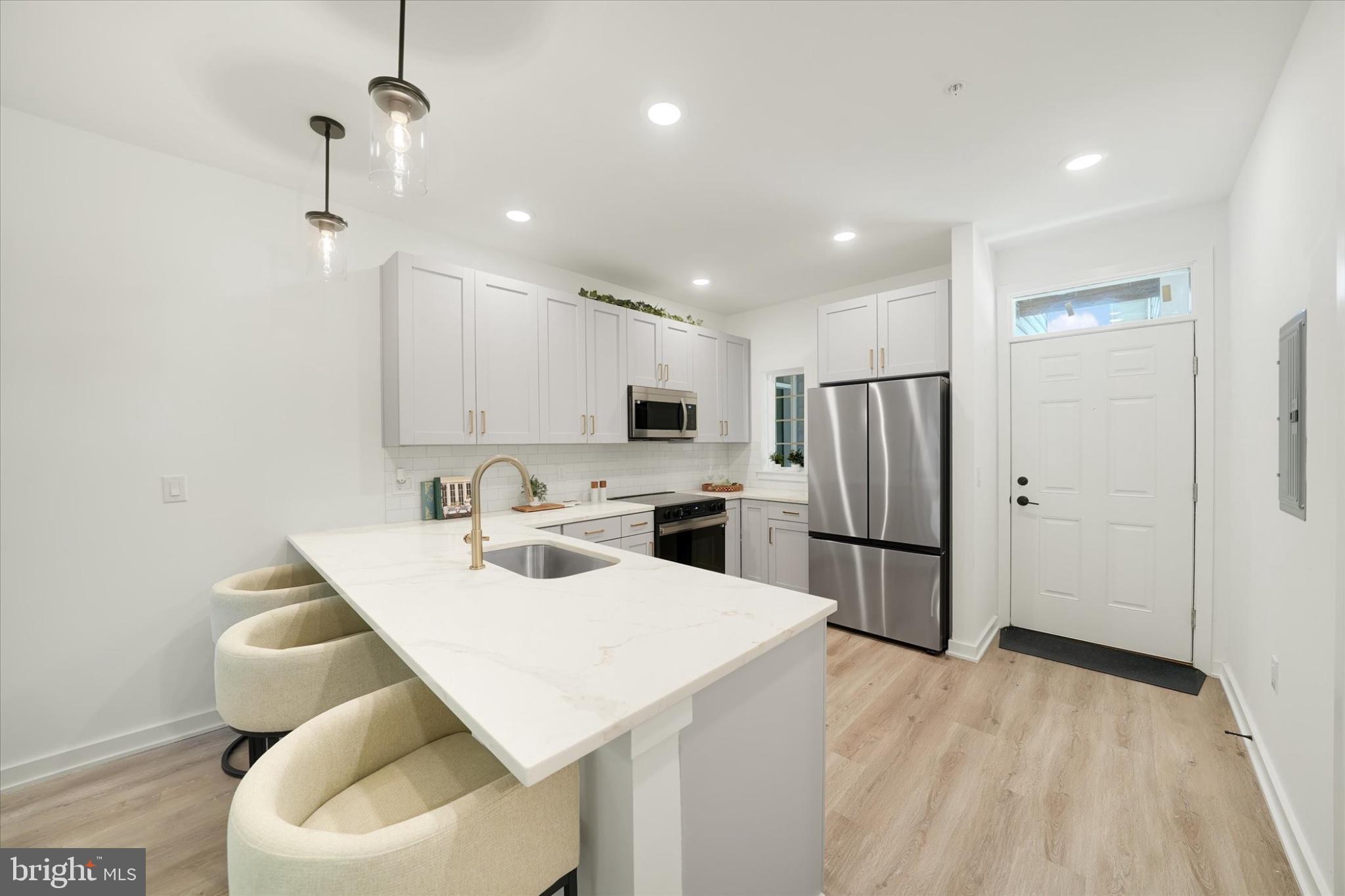 STEEPLE GLENN - Residential