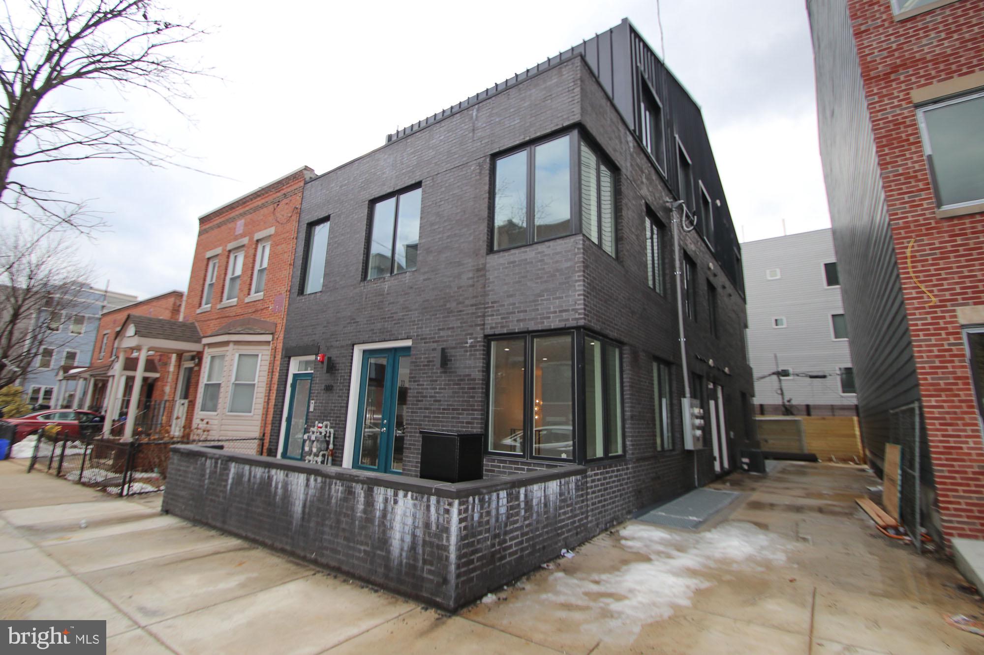 FAIRMOUNT - Residential Lease