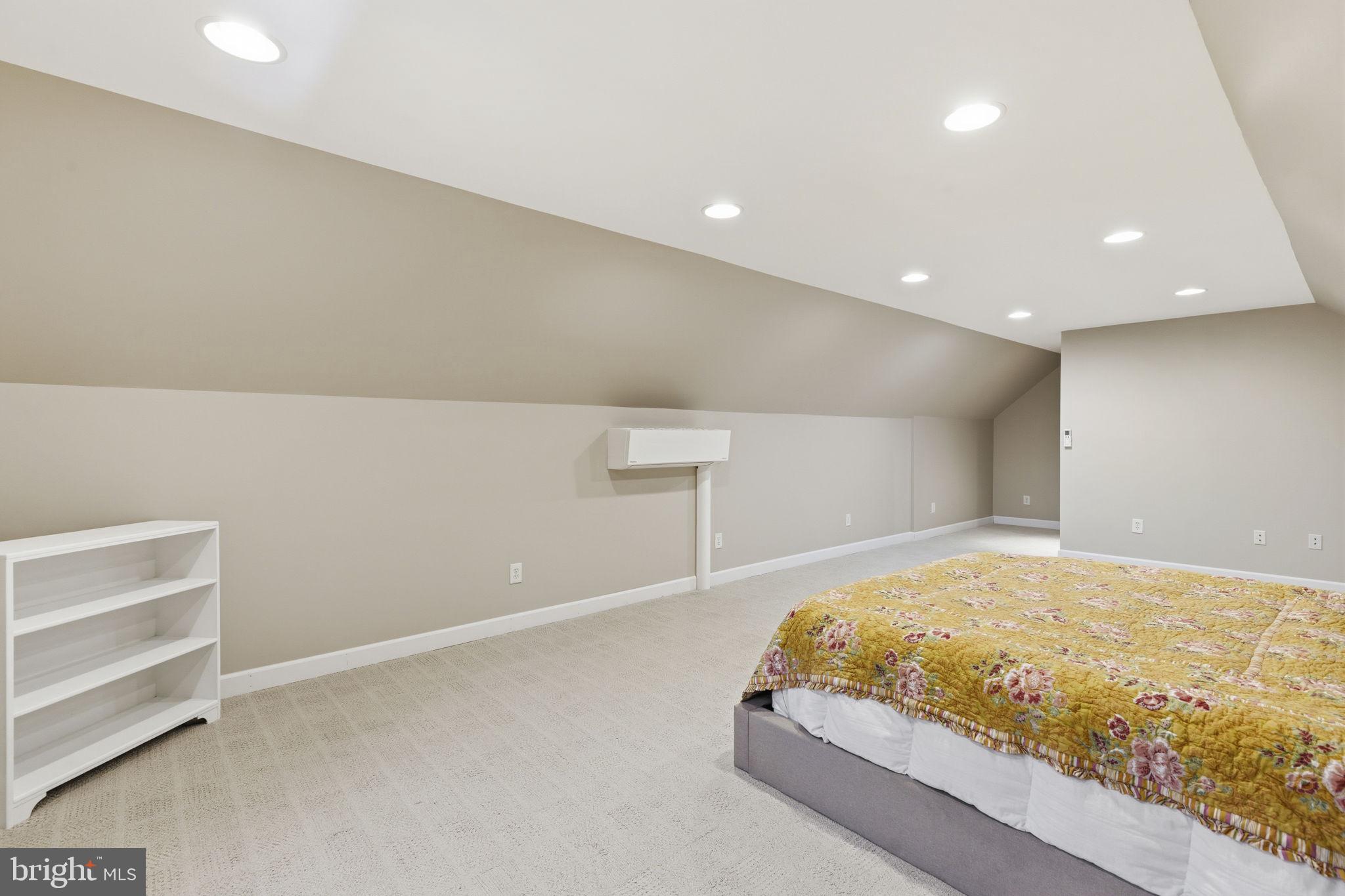 OAKWOOD - Residential