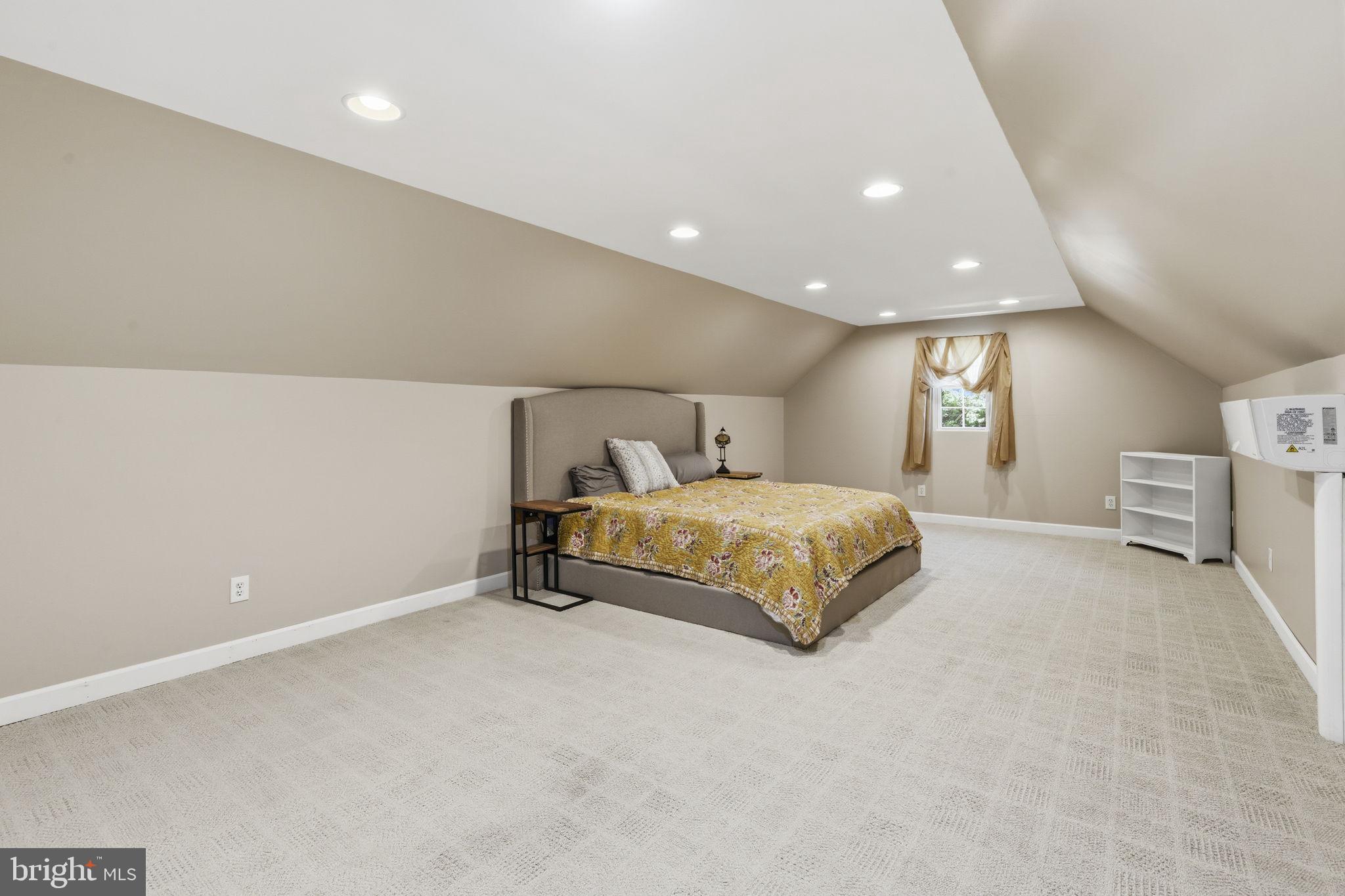OAKWOOD - Residential