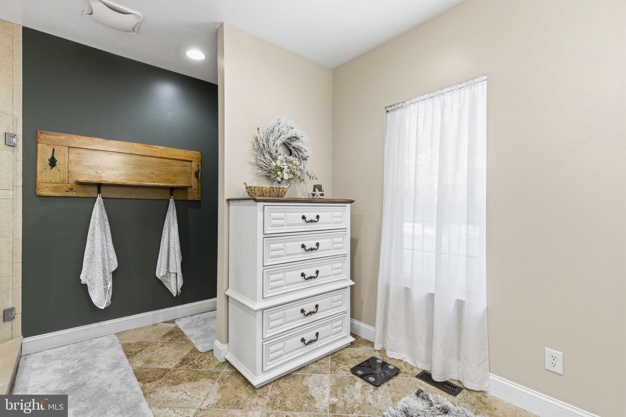 OAKWOOD - Residential