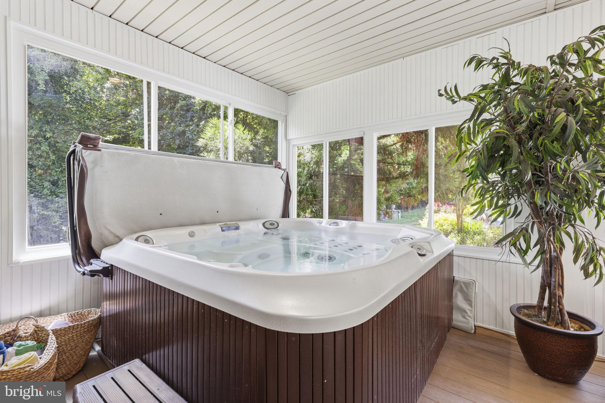 OAKWOOD - Residential