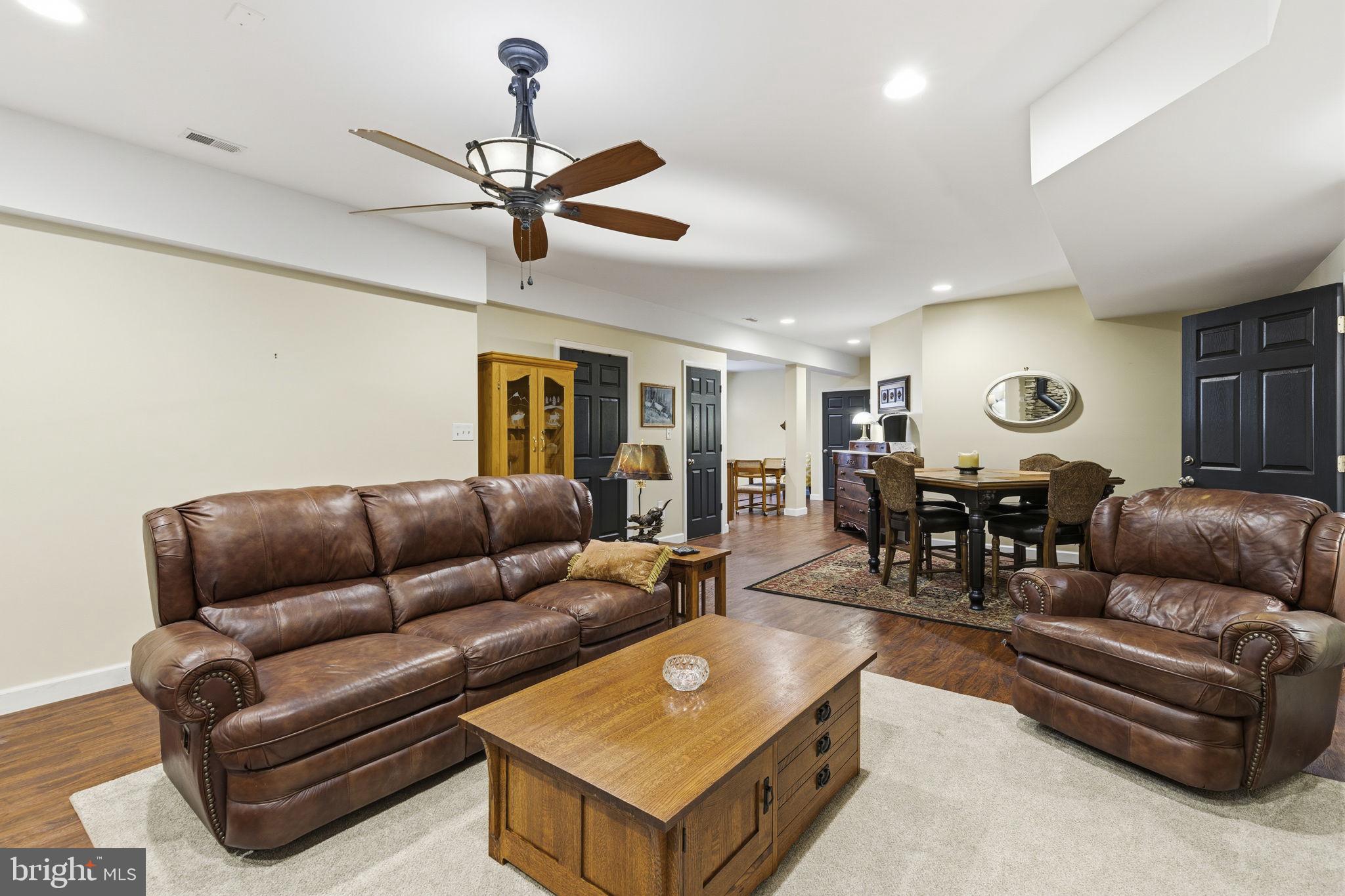 OAKWOOD - Residential