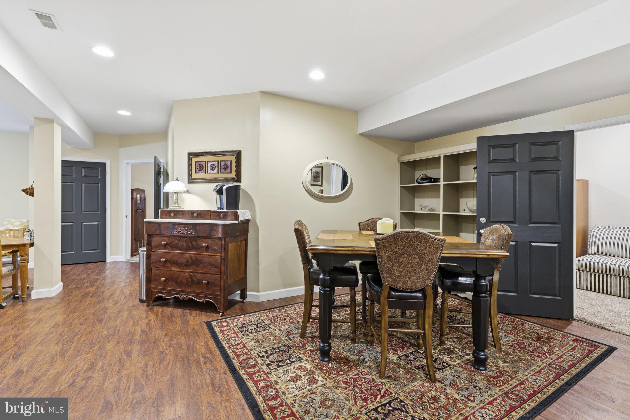OAKWOOD - Residential