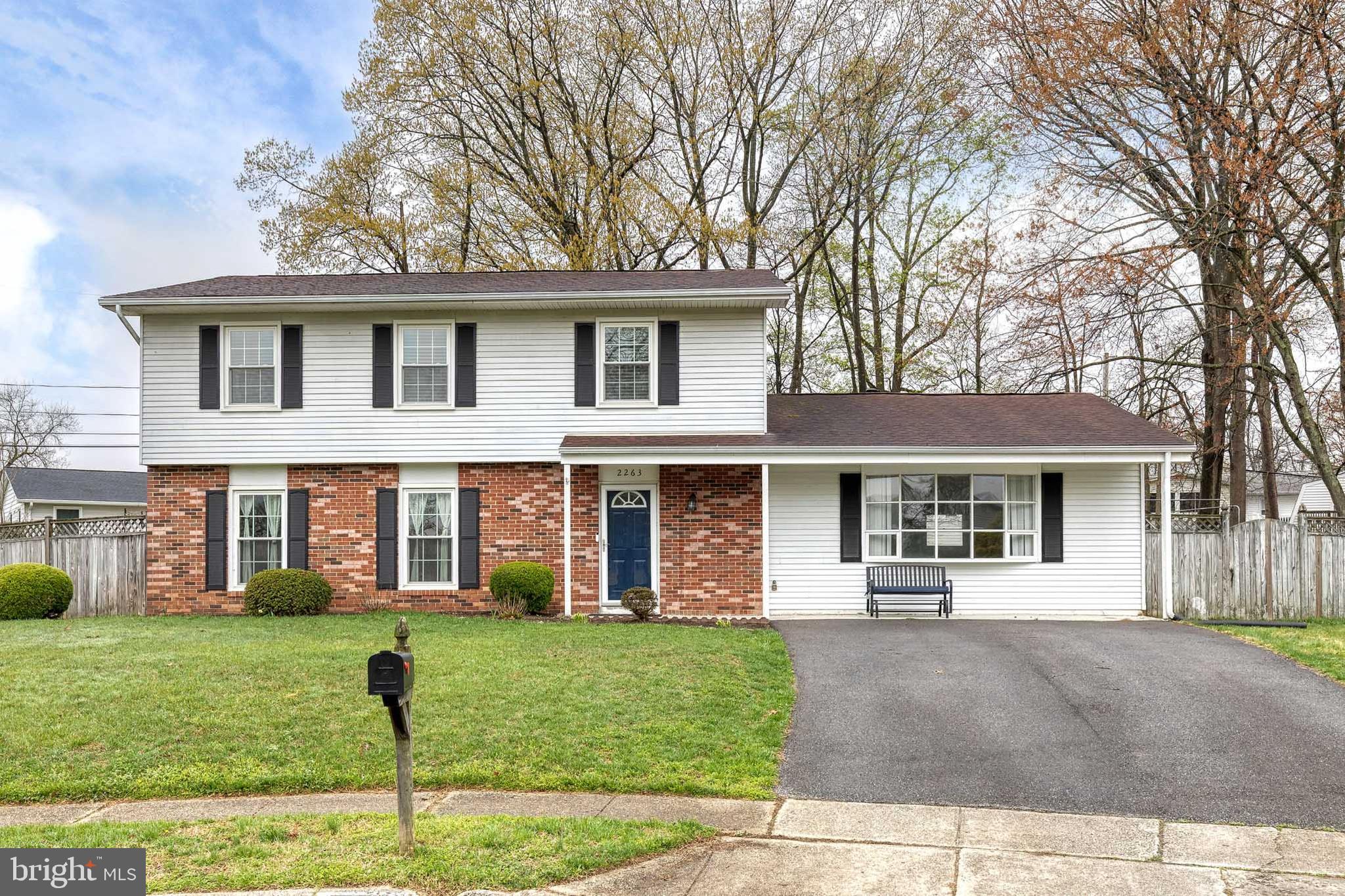 FOUR SEASONS ESTATES - Residential Lease