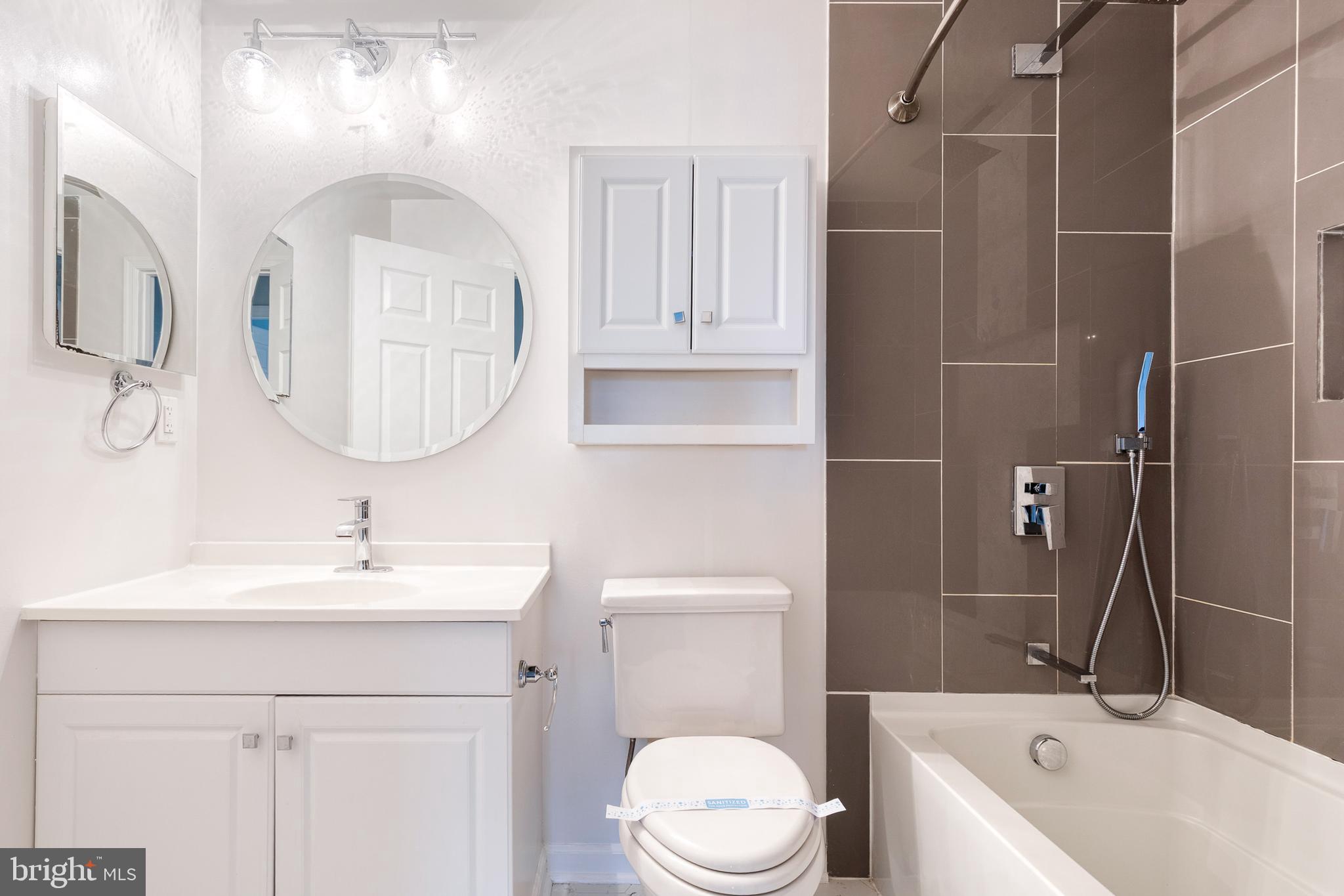 FOUR SEASONS ESTATES - Residential Lease