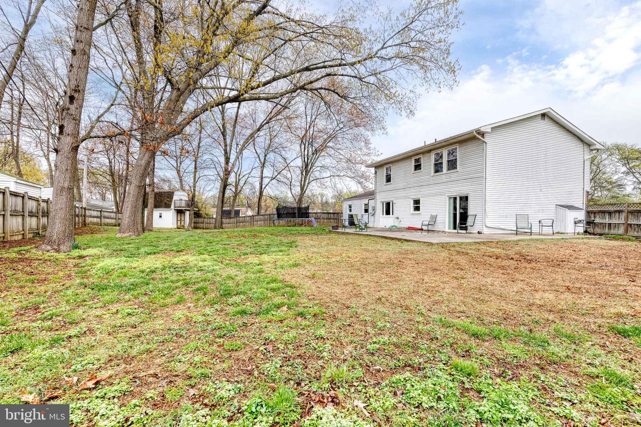 FOUR SEASONS ESTATES - Residential Lease